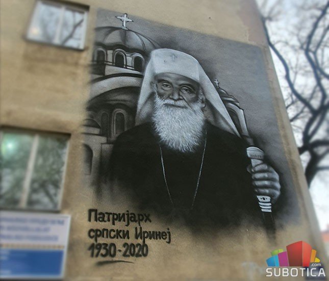 Mural u čast patrijarhu Irineju na zgradi u Đure Đakovića