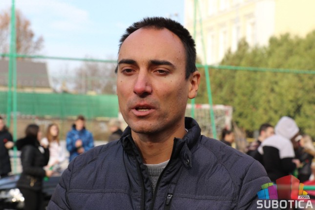 Kontejnere za separatno sakupljanje PET i alu ambalaže dobile tri srednje škole