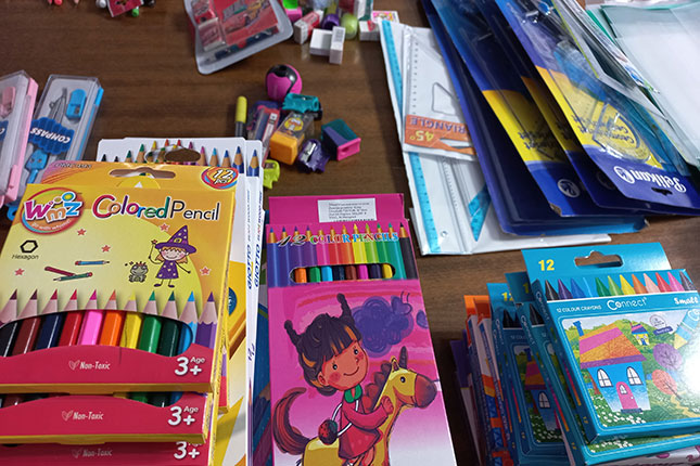 U akciji "Humanost za nove školske pobede" za 54 dece obezbeđen školski pribor