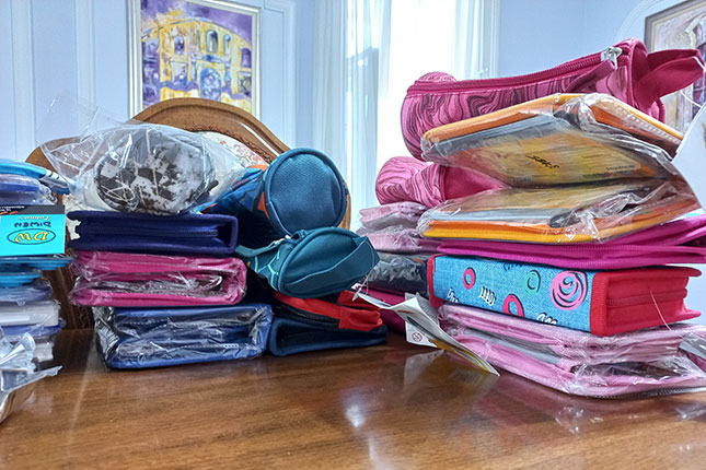 U akciji "Humanost za nove školske pobede" za 54 dece obezbeđen školski pribor