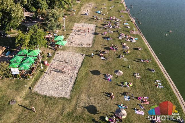 Voda u Palićkom jezeru i ovog leta pete klase, nedovoljnog kvaliteta za bezbedno kupanje