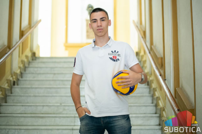 Oni dolaze – Kristian Šebek, Gimnazija „Svetozar Marković“