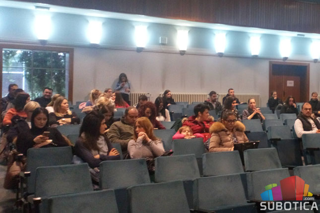 Održana edukacija za roditelje o pravilnoj upotrebi dečjeg autosedišta