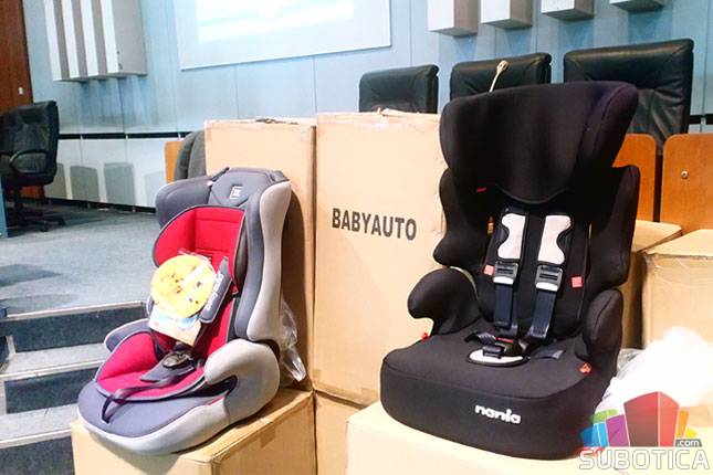 Održana edukacija za roditelje o pravilnoj upotrebi dečjeg autosedišta