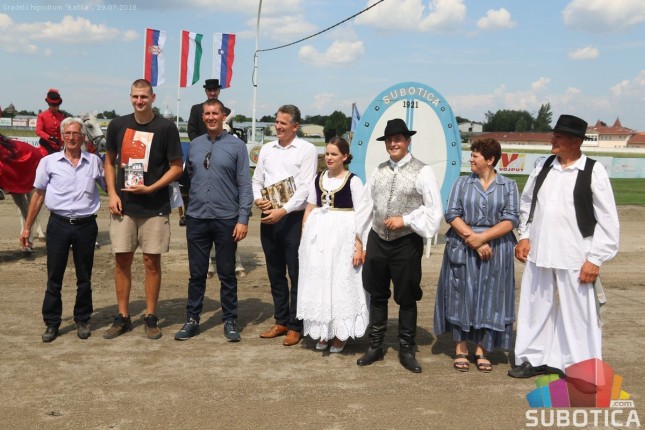 Grlo "Pablo Džet" pobednik kasačke trke "Dužijanca 2018"