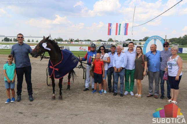 Grlo "Pablo Džet" pobednik kasačke trke "Dužijanca 2018"