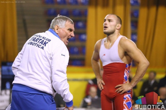 Propuštena prilika za povratak titule šampiona u rvanju