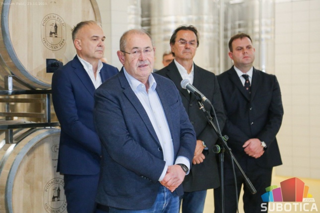 Predsednik Srbije Aleksandar Vučić obišao nove proizvodne pogone na Paliću i u Subotici