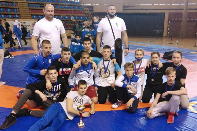 Rvanje: Juniori i pioniri Spartaka najupešniji na Prvenstvu Vojvodine