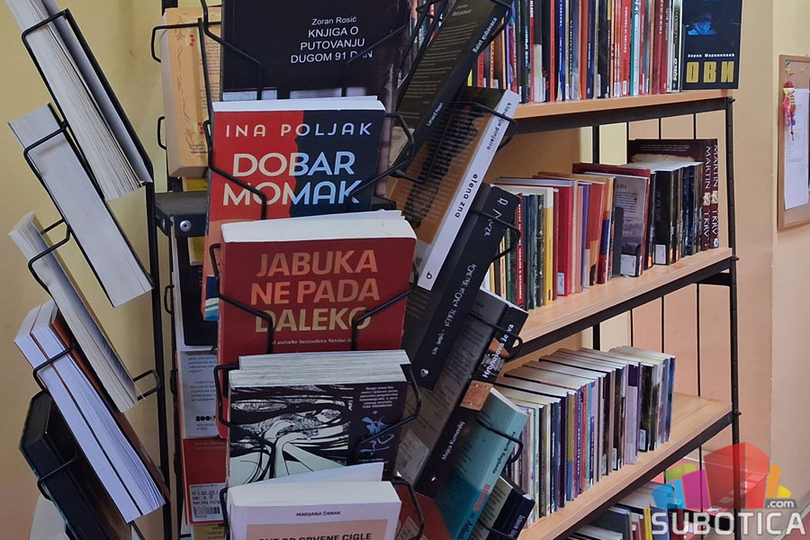 Od ljubavnih romana do Orvela: Kakvo štivo Subotičani biraju za plažu i odmor?