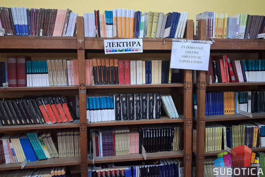 Od ljubavnih romana do Orvela: Kakvo štivo Subotičani biraju za plažu i odmor?