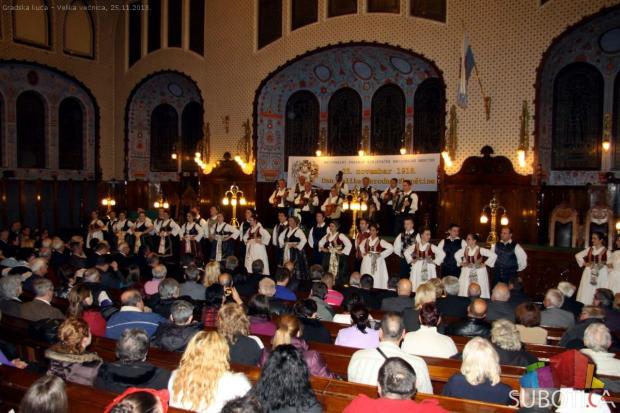 Nikolić: Bunjevci nisu ni Srbi ni Hrvati, nego autohton narod