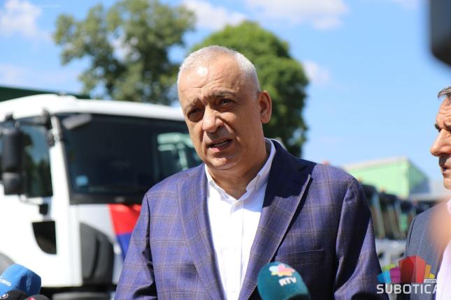 JKP „Čistoća i zelenilo“ obogatilo vozni park radnim mašinama