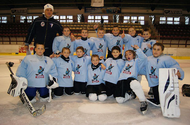 Mlade nade hokejaškog kluba "Spartak" učestvovale na dva turnira u Mađarskoj