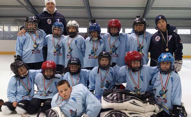 Mlade nade hokejaškog kluba "Spartak" učestvovale na dva turnira u Mađarskoj