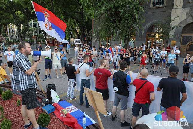 Protest protiv migranata – građani potpisivali peticiju i otvoreno pismo vlastima