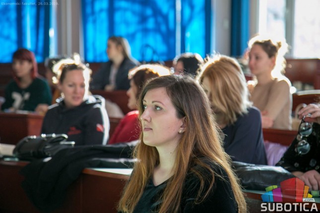 Polaznici kursa uspešno savladali osnove kineskog jezika