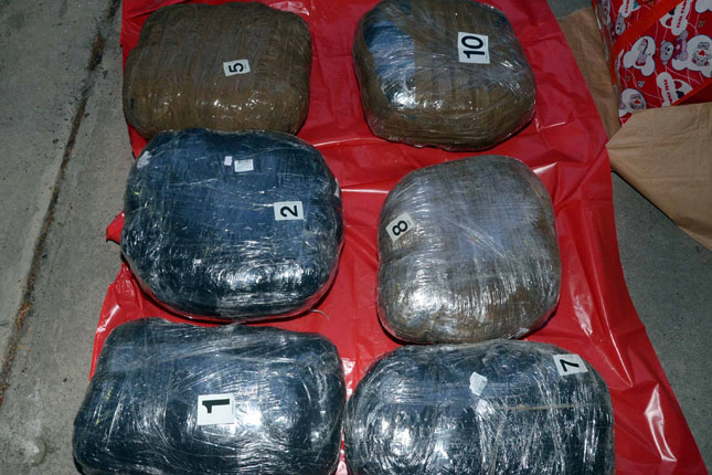 Policija presrela automobil, zaplenila 25 kilograma marihuane i uhapsila jednu osobu