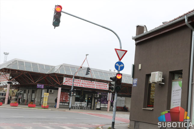Napali i vezali apotekarku kod Autobuske stanice