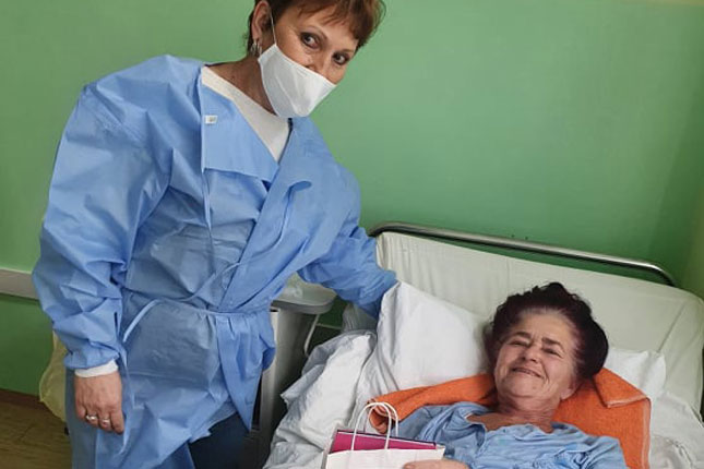 Poseta pacijentkinjama onkologije povodom Dana žena