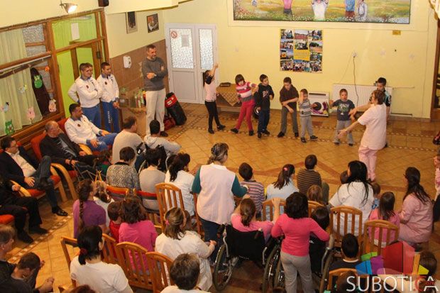 Bokseri Spartaka obišli decu iz Kolevke u sklopu Nedelje osoba sa invaliditetom