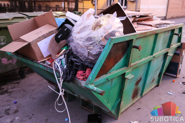 Kontejneri za kabasti otpad u Bačkim Vinogradima i Bikovu