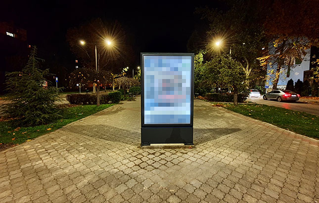 Svetleći reklamni panoi izazvali negodovanje Subotičana