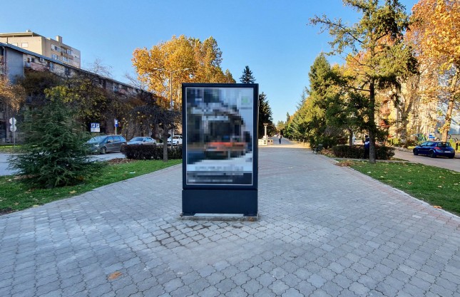 Svetleći reklamni panoi izazvali negodovanje Subotičana