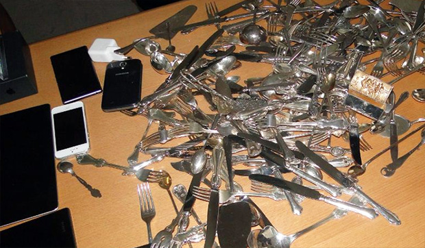 Autobus pun najnovijih ajpeda i laptopova