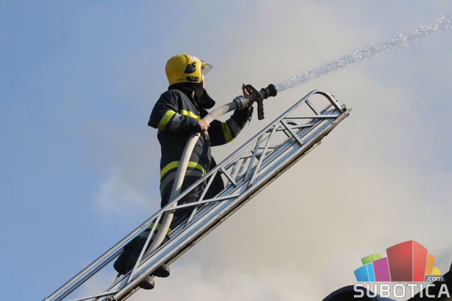 Goreo hotel Gloria, velika materijalna šteta, nema povređenih