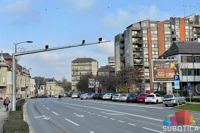 Saobraćajne kamere u Ulici Maksima Gorkog počele da beleže prekršaje