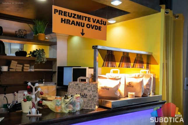 Restoran brze hrane "Crunch" - mesto gde novi ukusi ožive