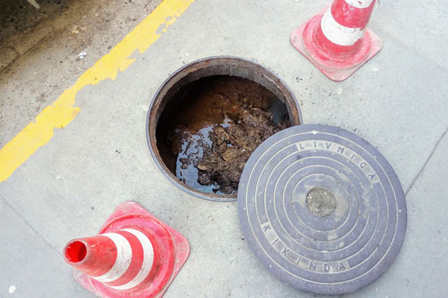 Spor oko kanalizacije u ulici Braće Majer