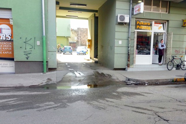 Spor oko kanalizacije u ulici Braće Majer