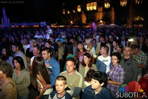 Bogat subotnji zabavno umetnički program u okviru proslave Dana grada