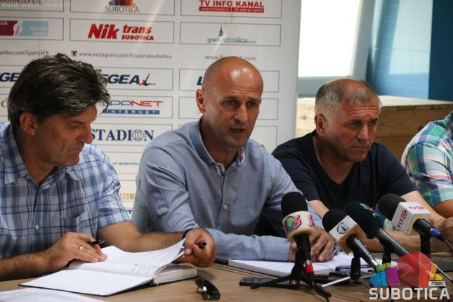 Fudbal: Promene u stručnom štabu Spartaka, Veselinović u Vojvodini - Gaćinović preuzima vođenje ekipe