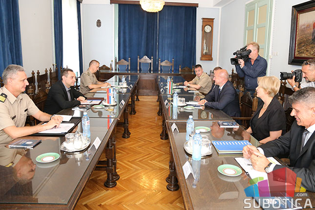 Sastanak ministara odbrane Srbije i Mađarske održan u Subotici