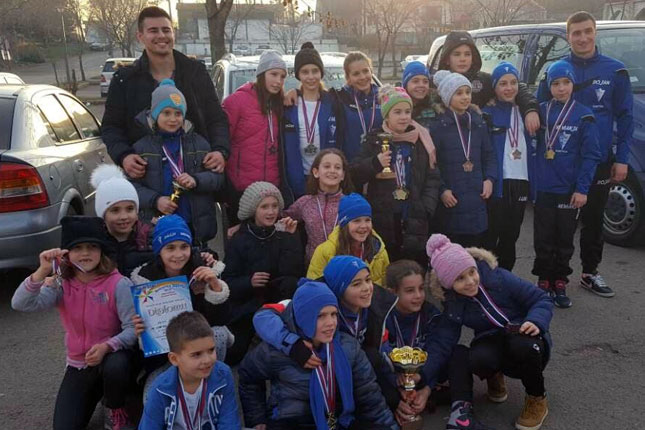 Plivači Spartak-Prozivke osvojili 42 medalje na međunarodnom turniru u Bečeju
