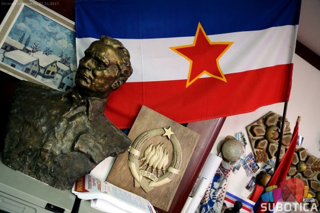 Akademija i polaganje venaca na Titovu spomen-bistu povodom Dana SFRJ