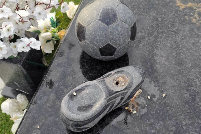 Pravoslavno groblje ponovo na meti vandala i lopova, oskrnavljen grob subotičkog fudbalera