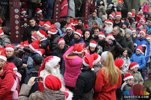 Na Paliću održana trka Deda Mrazova