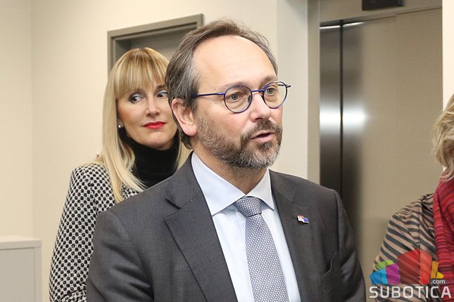 Gradonačelnik Bakić i ambasador EU Žiofre obišli fabriku "Bojsen"