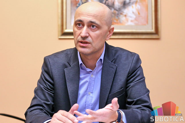 Proređeni polasci na prigradskim linijama izazvali nezadovoljstvo kod određenog broja putnika, Bajmočani najavljuju peticiju