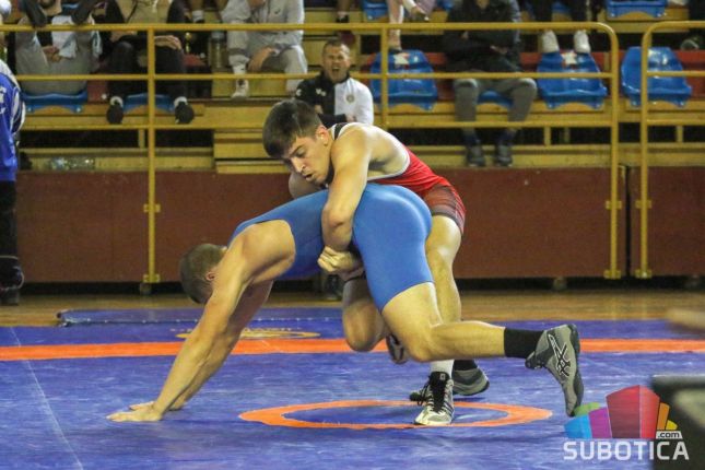 Incident na rvačkom takmičenju, intervenisala policija, diskvalifikovani vinovnici