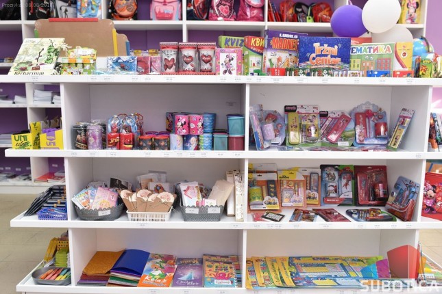 Spremite se za školu u knjižari "Libra" na Prozivci