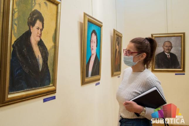 Portreti delegata Velike narodne skupštine pred Subotičanima