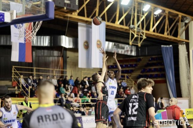 Košarka: Spartak u neizvesnoj završnici savladao Slobodu (86:79)