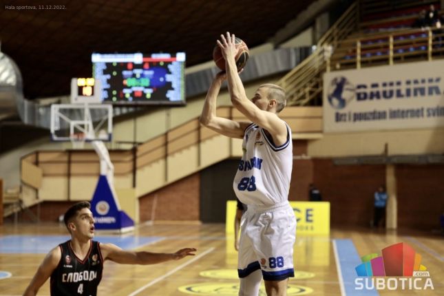 Košarka: Spartak u neizvesnoj završnici savladao Slobodu (86:79)