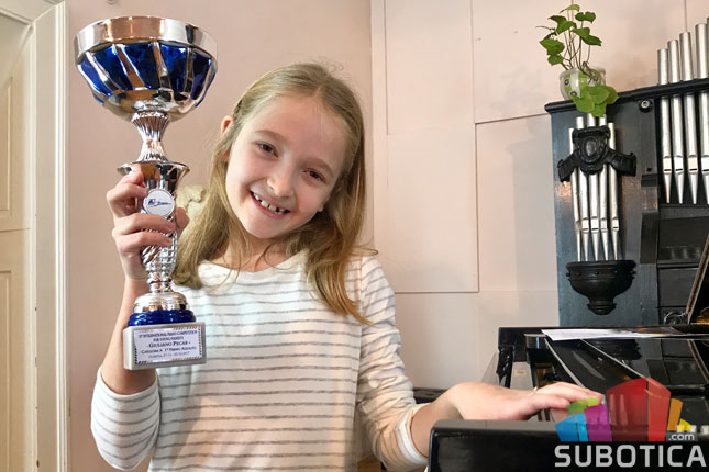 Oni dolaze: Jelena Popović, učenica OŠ "Ivan Goran Kovačić" i Osnovne Muzičke škole