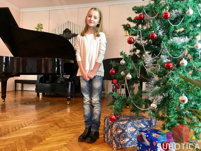 Oni dolaze: Jelena Popović, učenica OŠ "Ivan Goran Kovačić" i Osnovne Muzičke škole